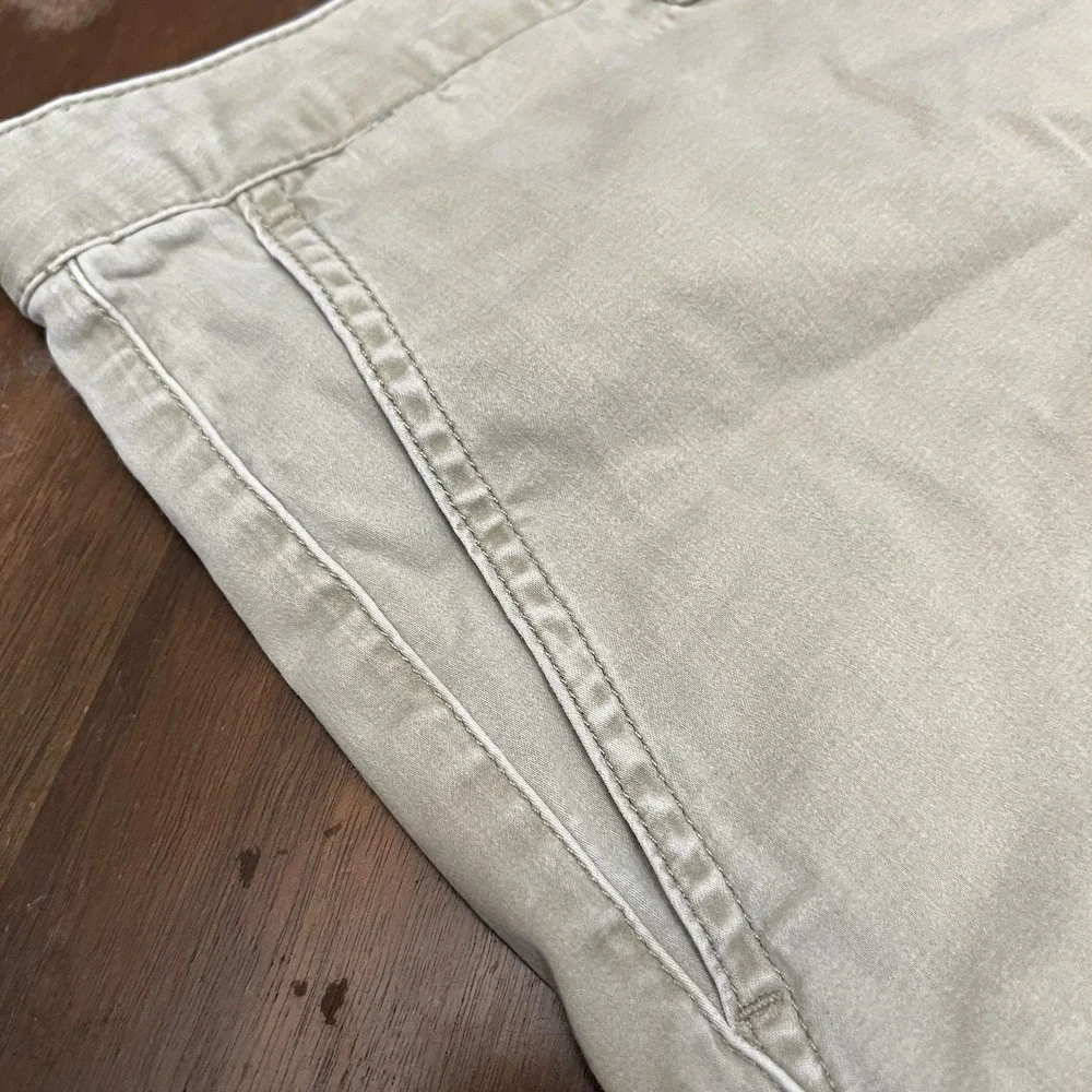 Tommy Bahama these tommy